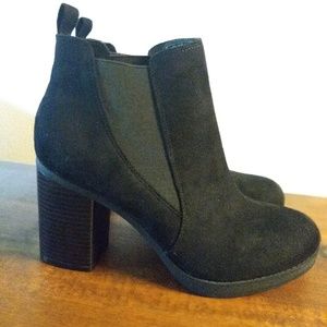 American Eagle Booties